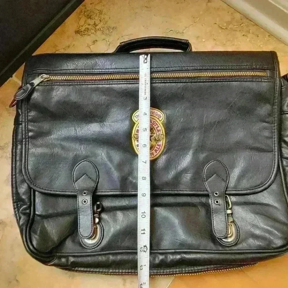VTG NEWCASTLE BROWN IN ALE SECURITY EXECUTIVE LEATHER BRIEFCASE BLACK BURGUNDY